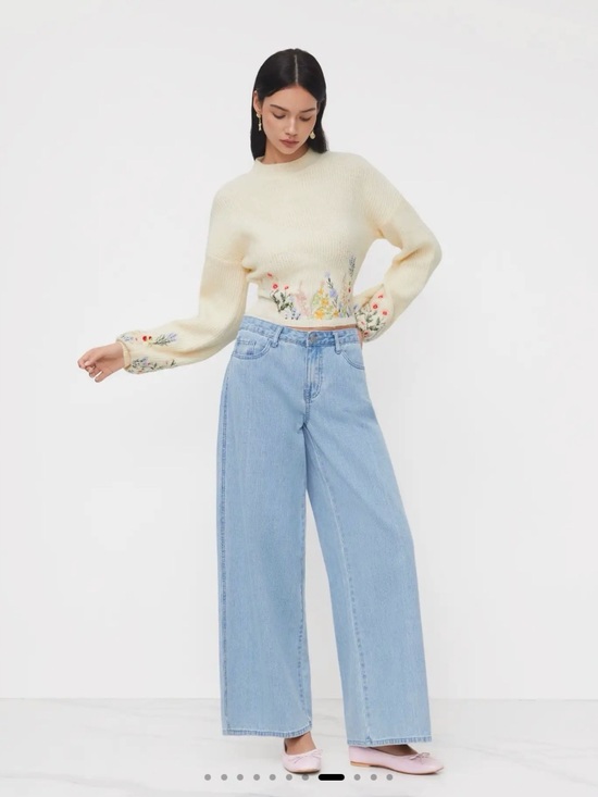 Cider Sweaters - Cider Cream Cropped Crewneck Sweater with Floral Embroidery